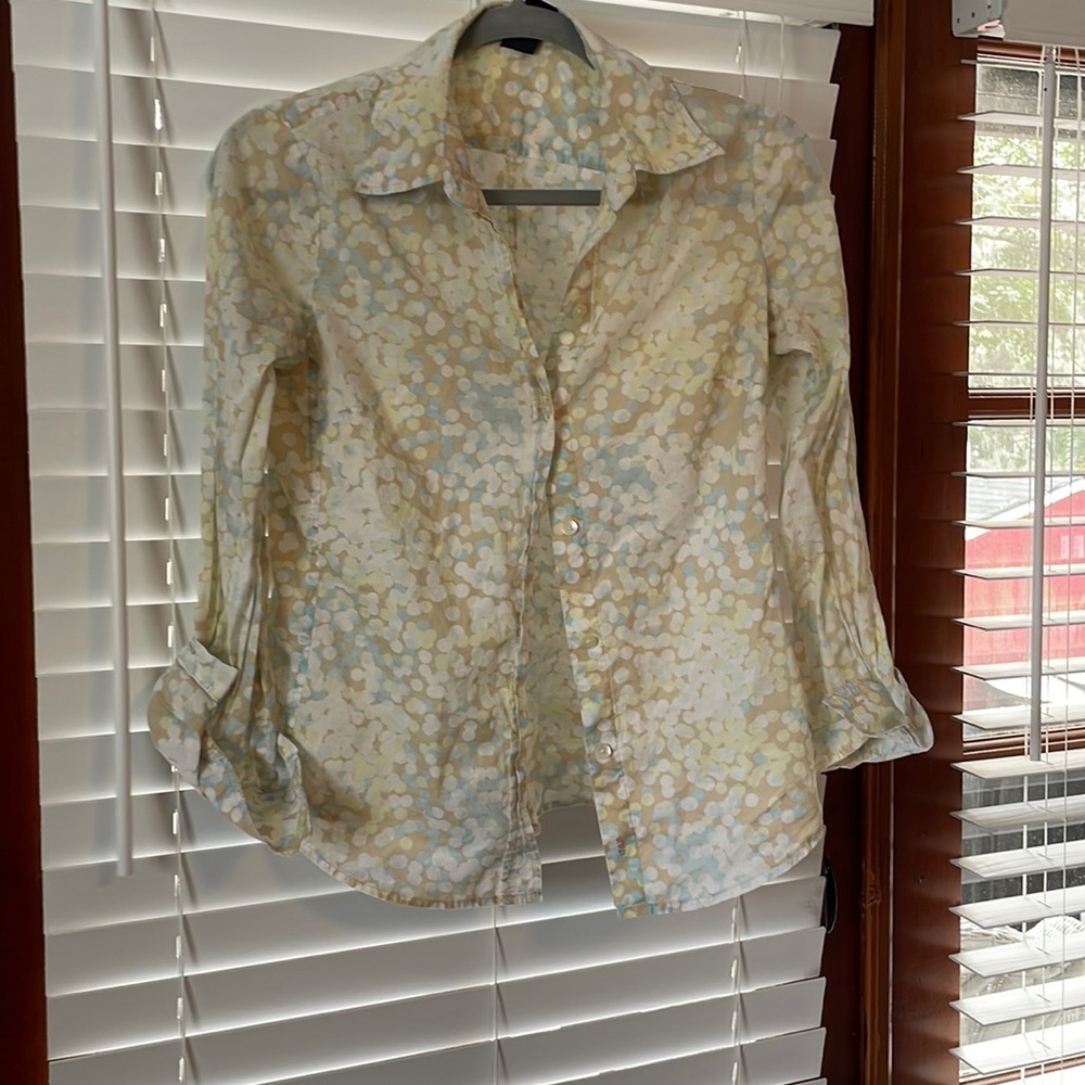 Gap lightweight cotton button down